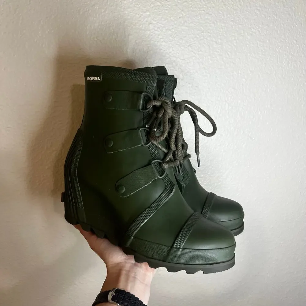 SOREL Joan of Arctic Rain Rubber wedge boots in Olive green WOMENS 8.5